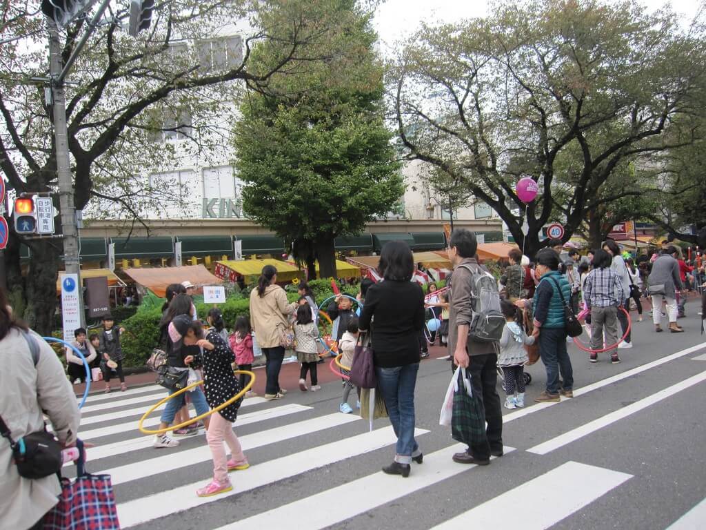 フープノティカはダイエット効果あるの?フラフープなら絶対にくびれができます。