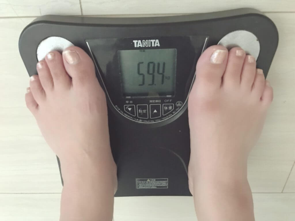 ダイエット25日目!体重は維持!明日の朝の計測がコワイ(´°̥̥̥̥̥̥̥̥ω°̥̥̥̥̥̥̥̥`)